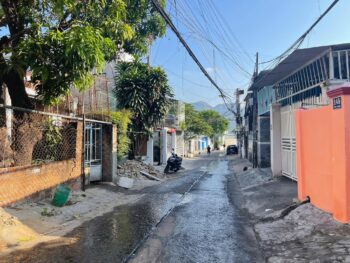Nhà 1 trệt 1 lầu, rộng rãi, đường ô tô, gần biển Nha Trang - Hình ảnh 2